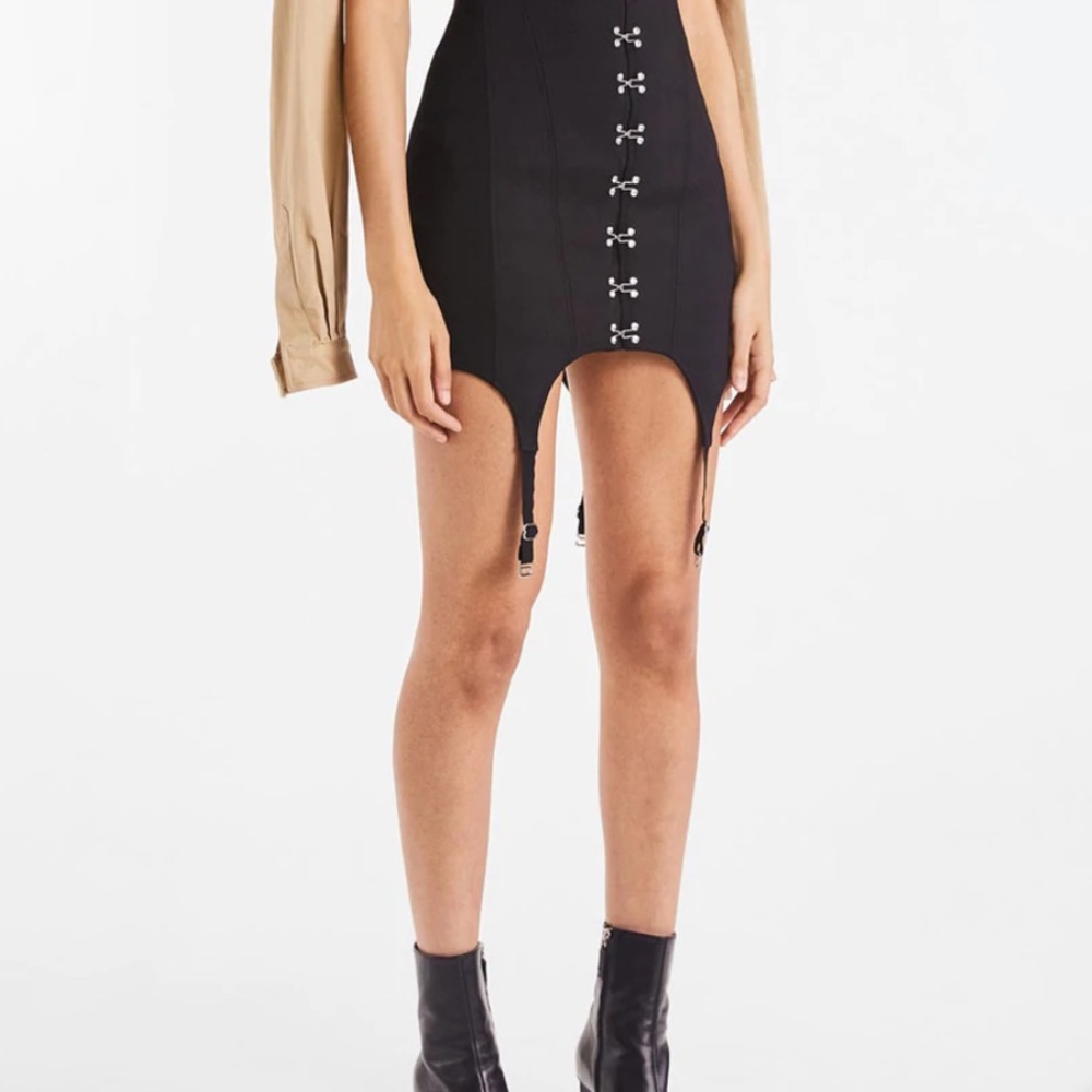 BNWT Hook and eye garter black miniskirt